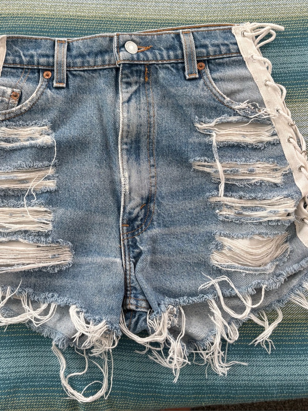 Reworked Vintage Levi’s 517-0217